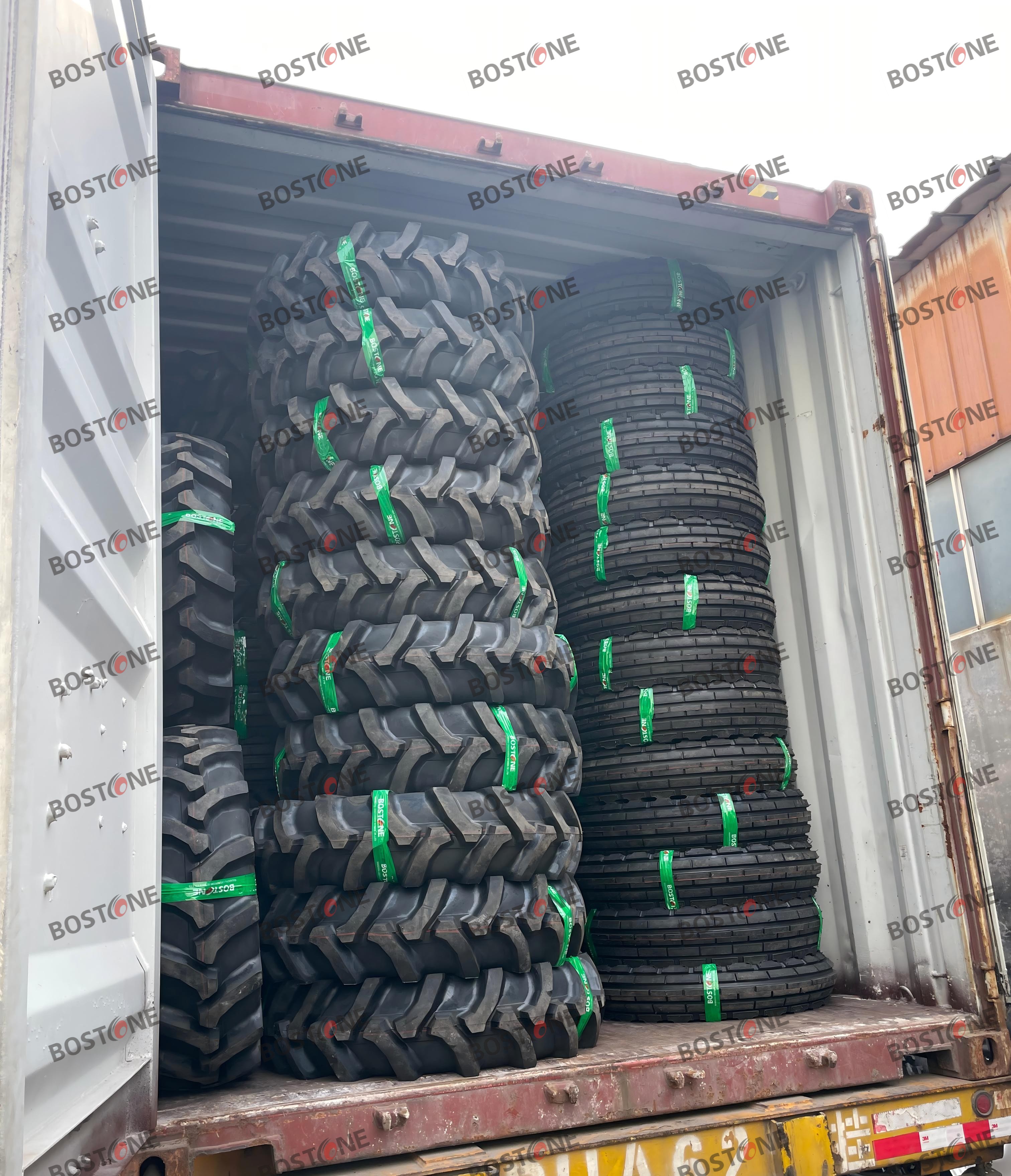 11.2R24 280/85R24 Radial Tractor Tyre R1 Tubeless Steel Belted Farm Agricultural Tyre Heavy Duty High Flotation H808a9639b98b4328b4a40af4137f1c1ds